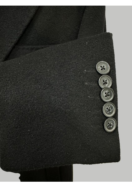 Siyah Sivri Yaka Uzun Erkek Kaban fırsatları