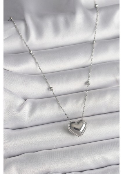 316L Çelik Gümüş Renk Topçuk Detay Zincir Kalp Model Kadın Kolye fiyatları