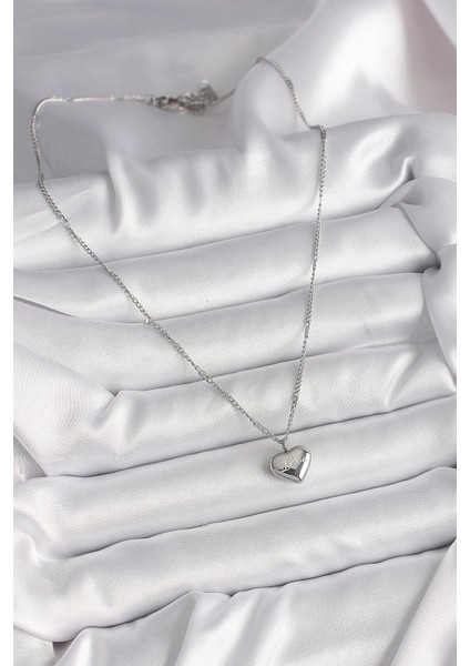 316L Çelik Gümüş Renk Zincir Love Işleme Kalp Figür Kadın Kolye fiyatları