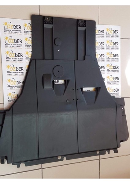 Fluence Karter Muhafazası Koruma Pilastiği 758900024R