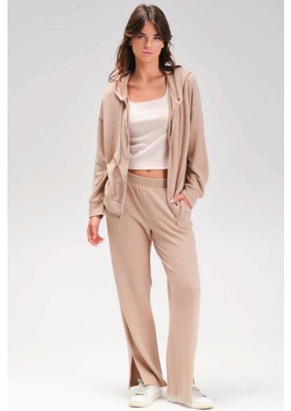 Kadın Uzun Kol Fermuarlı Kapüşonlu Yırtmaç Detaylı Paça Bej Eşofman Takımı C1T3N1