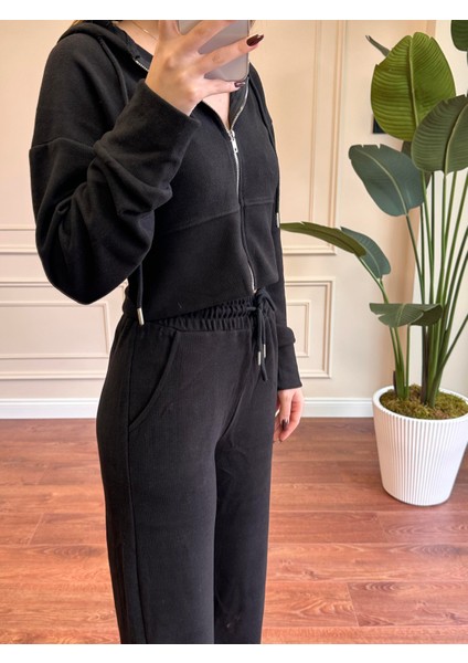 Kapşonlu Crop Eşofman Takımı- Siyah fiyatları