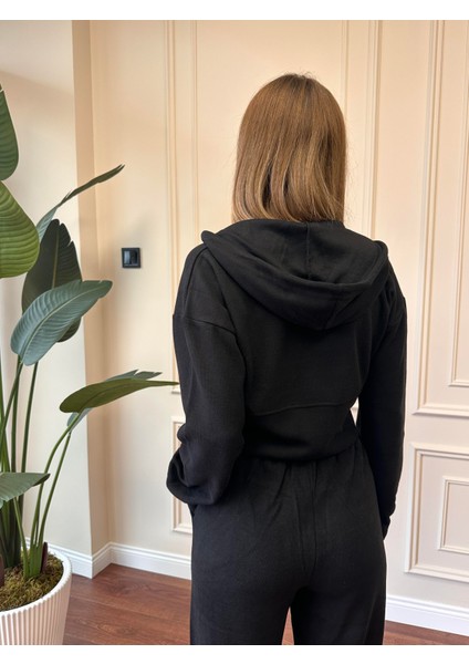 Kapşonlu Crop Eşofman Takımı- Siyah modelleri