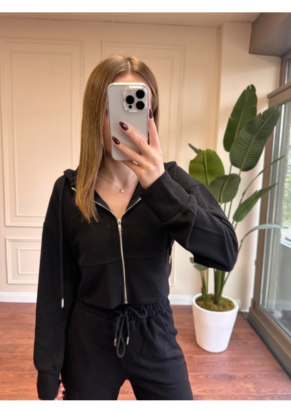 Kapşonlu Crop Eşofman Takımı- Siyah fırsatları
