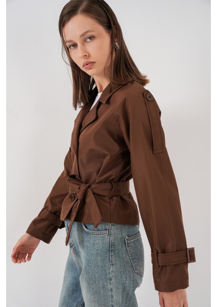 Kadın Kemerli Kısa Trençkot 5970 - Kahverengi indirimleri