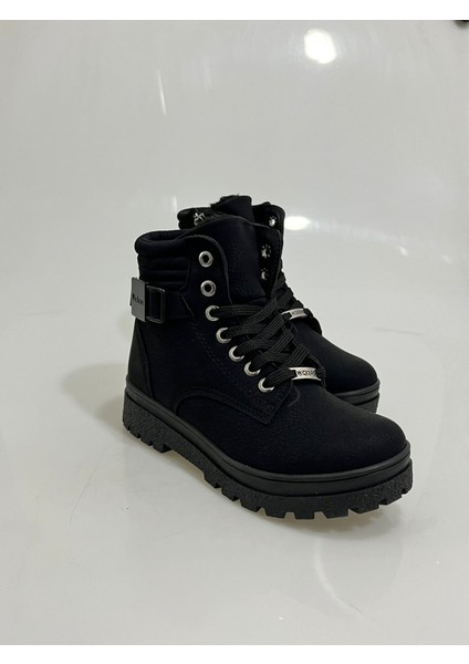 2159 Wickers Siyah Nubuk Kemer Detaylı Çocuk Botu