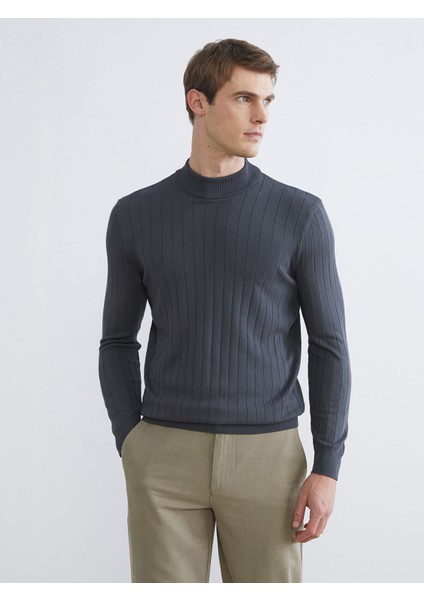 Yeni Sezon Yarım Balıkçı Yaka Erkek Triko Kazak