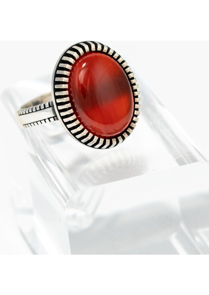 Kırmızı Akik Taşlı 925 Ayar Gümüş Erkek Yüzük – Dikkat Çeken Klasik Görünüm