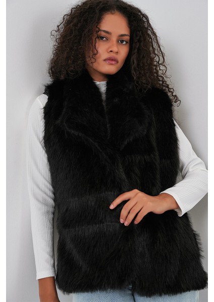 6804 Kadın Kürklü Yelek - Siyah