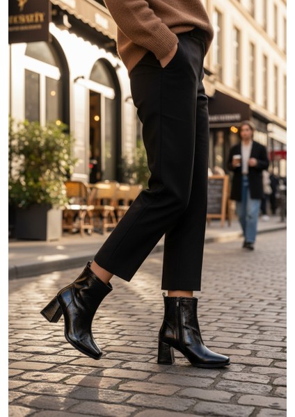 Yanki Siyah Rugan Fermuarlı Kare Burun Kadın Çizme