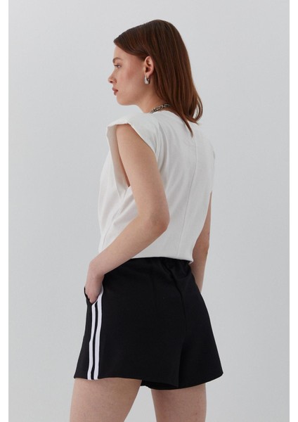 Şeritli Şort Siyah fırsatları