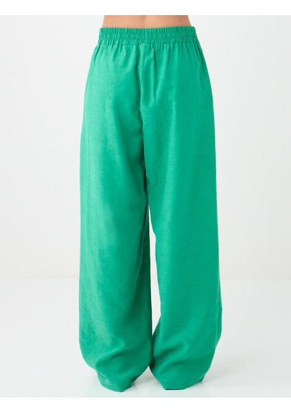 Yeşil Normal Paça Beli Lastikli Dokuma Pantolon indirimleri