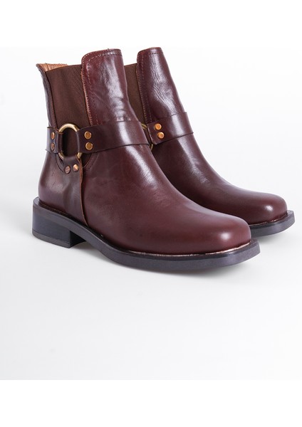 Hakiki Deri Yandan Lastikli Toka Detaylı Kadın Bot fiyatları