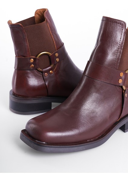 Hakiki Deri Yandan Lastikli Toka Detaylı Kadın Bot fırsatları