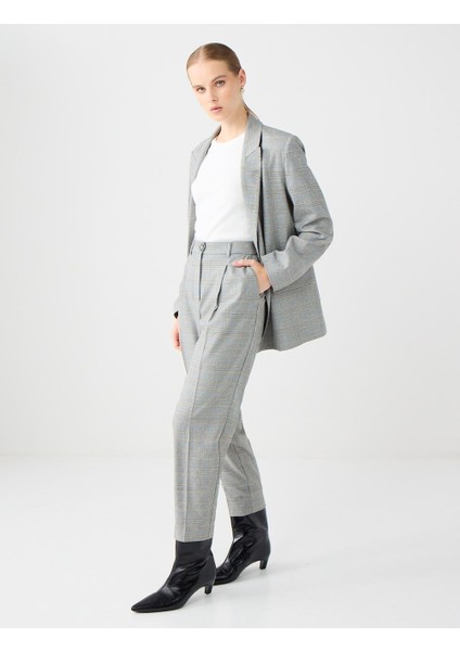 Grı Normal Bel Düz Kesim Desenli Dokuma Pantolon modelleri