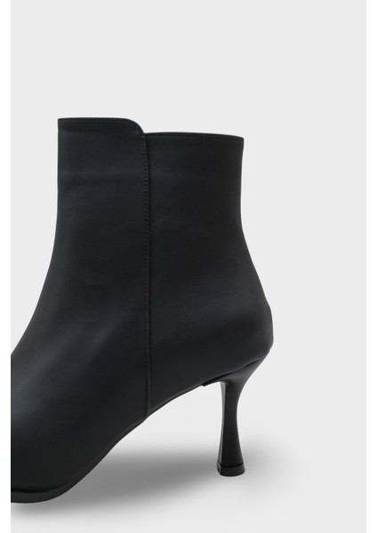 Ines Kadın Bot fırsatları