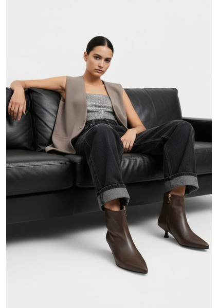 Essie Kadın Bot fiyatları