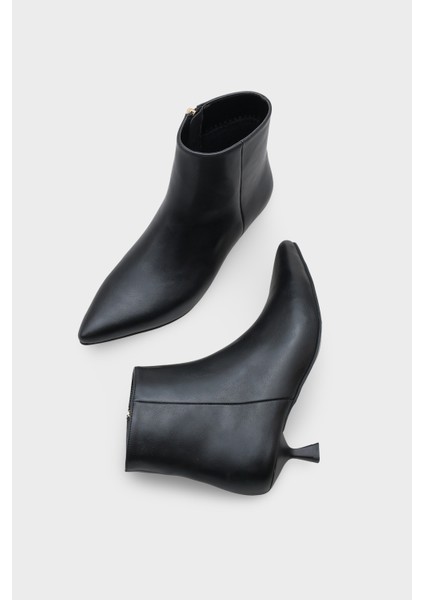 Essie Kadın Bot modelleri