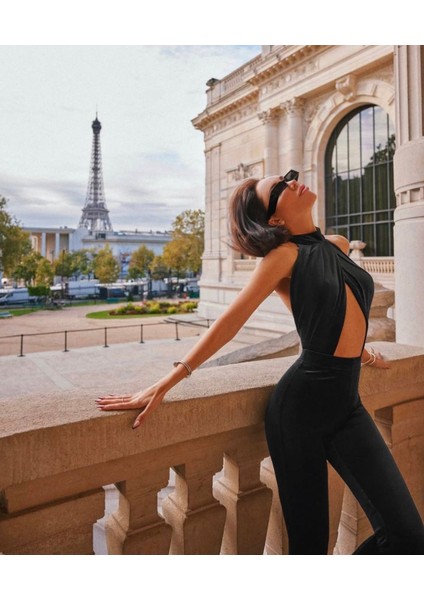 Kadın Siyah Sırt ve Ön Dekolteli Kadife Abiye Tulum indirimleri