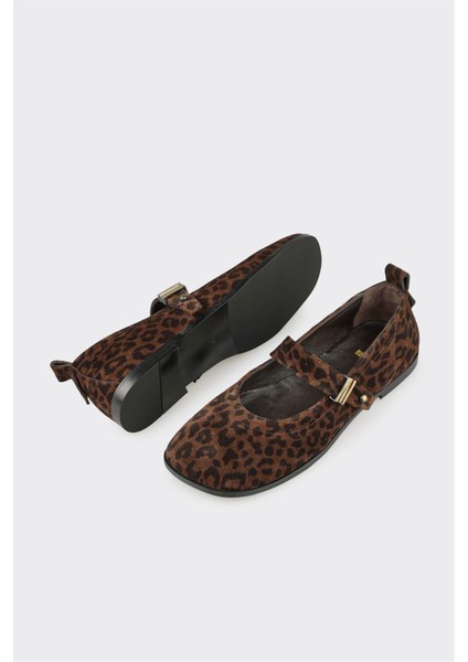 Kahve Hayvan Desenli Deri Kadın Günlük Ayakkabı modelleri