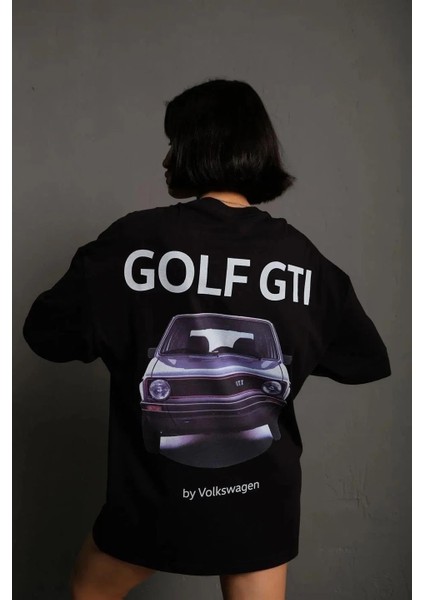 Kadın Oversize Baskılı Tişört – Golf Gtı Retro Araba Desenli, Ön & Arka Dijital Baskı, Sokak Modası Stil - Siyah