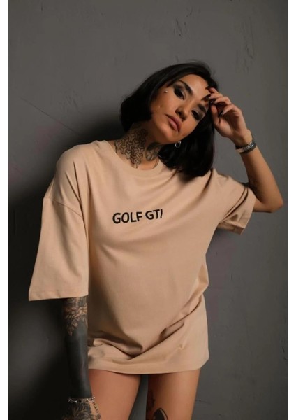 Kadın Oversize Baskılı Tişört – Golf Gtı Retro Araba Desenli, Ön & Arka Dijital Baskı, Sokak Modası Stil - Bej fiyatları