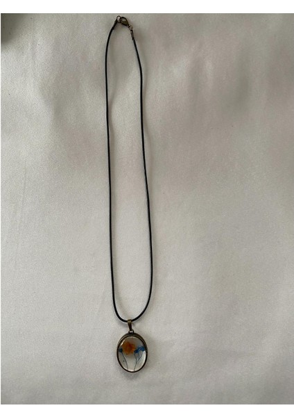 Kurutulmuş Sarı Çiçek Figürlü Kolye Siyah Deri Ipli modelleri