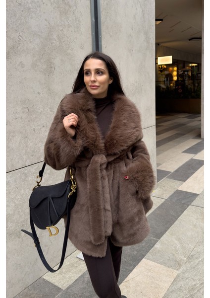 Marisse Bağlama Detay Oversize Kürk- Kahverengi modelleri