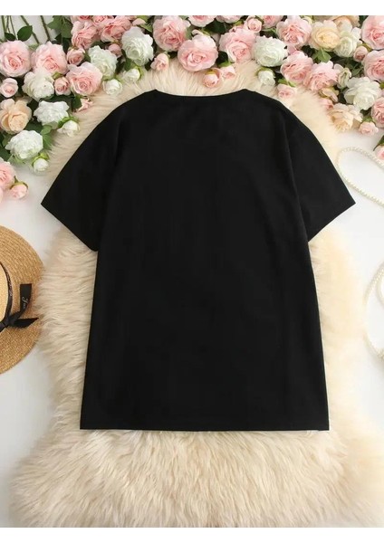 Hi, I Don't Care. Thanks. (Merhaba, Önemli Değil. Teşekkürler.) Baskılı Oversize Bisiklet Yaka T-Shirt - Siyah fiyatları