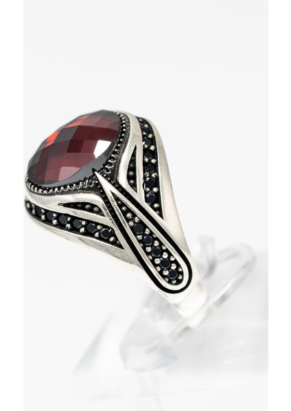 Zincir Detaylı Kırmızı Taşlı 925 Ayar Gümüş Erkek Yüzük – Güçlü ve Modern Tasarım fırsatları