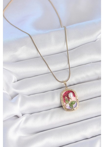 316L Çelik Gold Renk Zincir Mix Renk Incili Çiçek Işlemeli Portre Model Kadın Kolye fiyatları