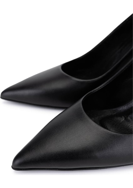 Kadın Hakiki Deri Siyah Deri Topuklu Ayakkabı 1160 26979 Bn Ayk SK25-26 Sıyah Dr modelleri