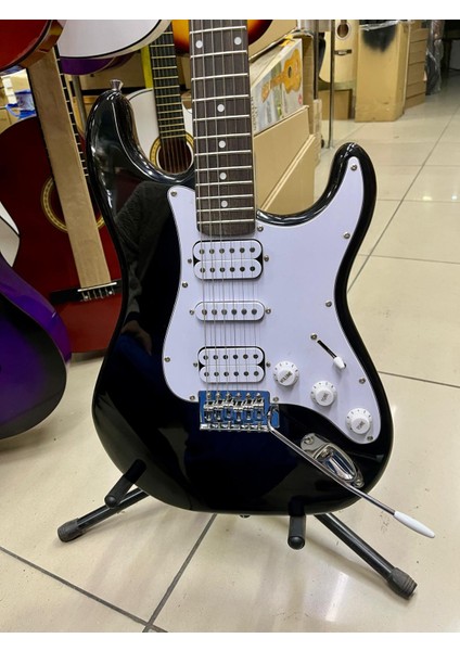 2 Humbucker 1 Sıngle Siyah Elektro Gitar Kılıf Pena Dahil Kod 8023 modelleri