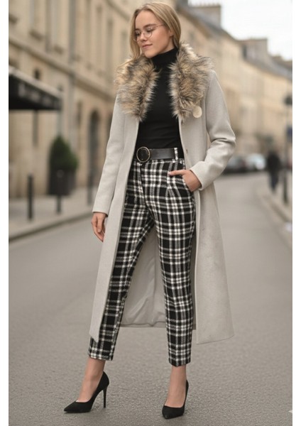 Yakası Kürklü Kaşe Kadın Kaban