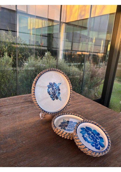 Mavi Çiçek Desenli Hasır Görünümlü Sunum Seti – 3 Parça El Yapımı Sofra Takımı modelleri