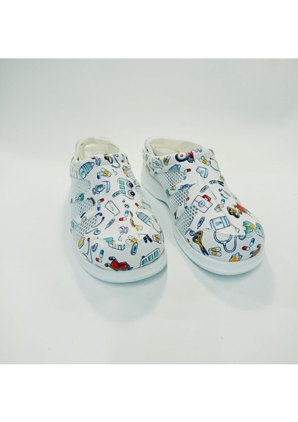 Medikal Desenli 3 Fileli Ortopedik Taban Kadın Sandalet