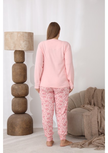 Kadın Kışlık Büyük Beden Curve Nakışlı Desenli Yakası Düğmeli Uzun Kollu Pijama Takımı indirimleri