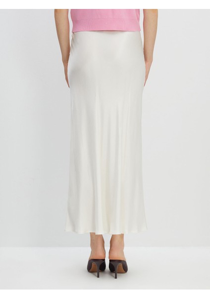 Yeni Sezon Dar Fit Kadın Etek fırsatları