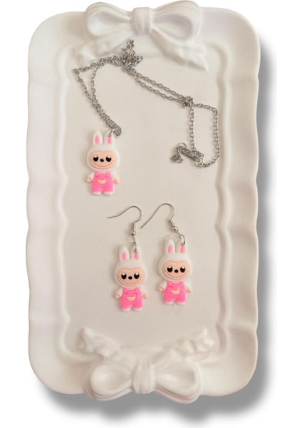 Labubu Figürlü Silikon Karışık Renk Çocuk Kolye ve Küpe Set (Zincir Uzunluğu 45 Cm)