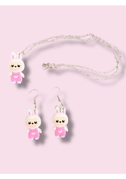 Labubu Figürlü Silikon Karışık Renk Çocuk Kolye ve Küpe Set (Zincir Uzunluğu 45 Cm) fiyatları