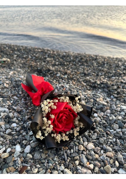 Tekli Solmayan Kırmızı Gül Buketi