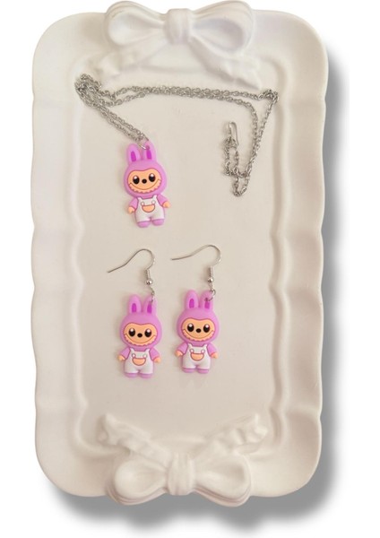 Labubu Figürlü Silikon Karışık Renk Çocuk Kolye ve Küpe Set (Zincir Uzunluğu 45 Cm) modelleri