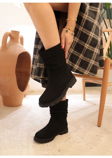 Chelby Siyah Süet Dikişli Taban Körüklü Günlük Kadın Botu fiyatları