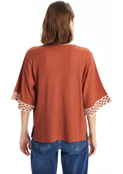 Yeni Sezon V Yaka Desenli Oversize Dokulu Kadın Bluz fırsatları