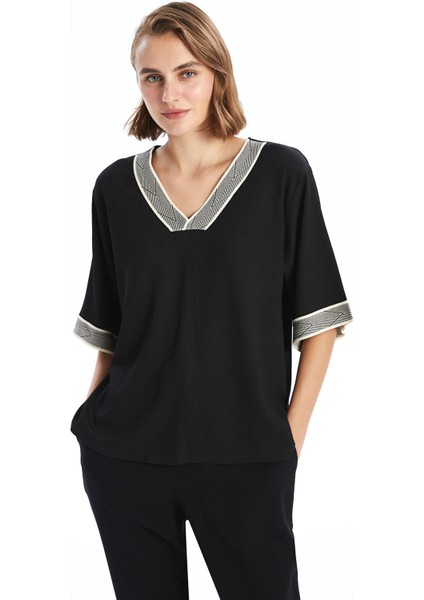 Yeni Sezon V Yaka Desenli Oversize Dokulu Kadın Bluz