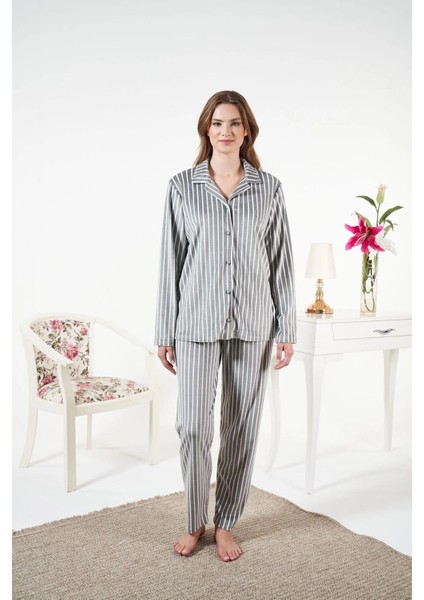 Kadın Gri Kışlık Önden Düğmeli Çizgili Kadife Pijama Takımı - 25360R