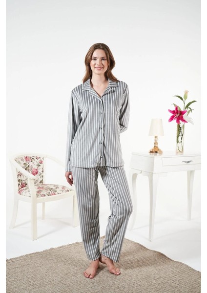 Kadın Gri Kışlık Önden Düğmeli Çizgili Kadife Pijama Takımı - 25360R modelleri