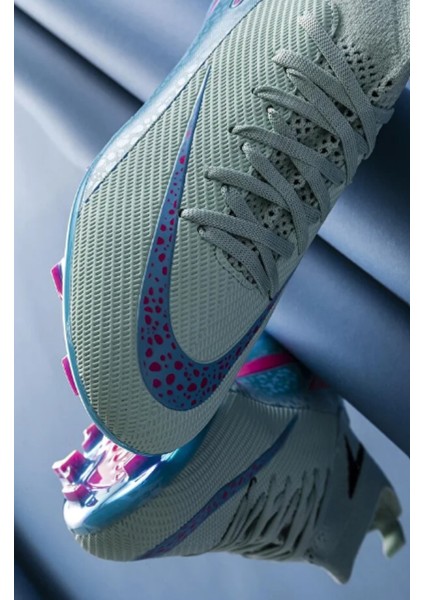 Profesyonel Çoraplı Rahat Krampon ve Halı Saha Su Yeşili modelleri