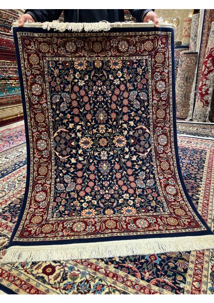 El Dokuma Hereke Halısı Imzalı Yedi Dağın Çiçeği Model Birinci Sınıf Kalite Ebat 130X91 fiyatları