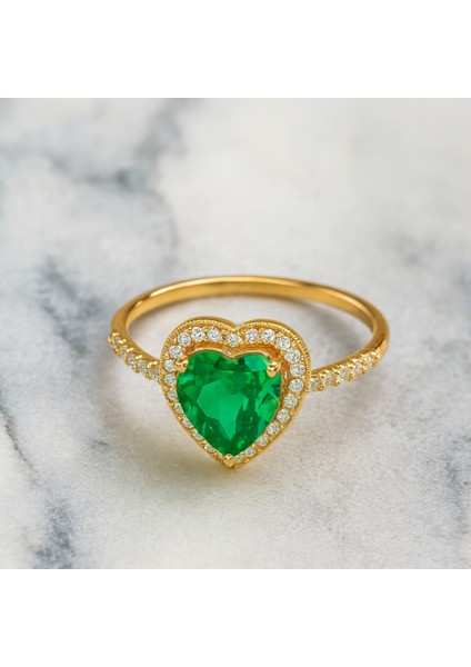 14 Ayar Altın Kalp Kesim Zümrüt Yüzük fırsatları